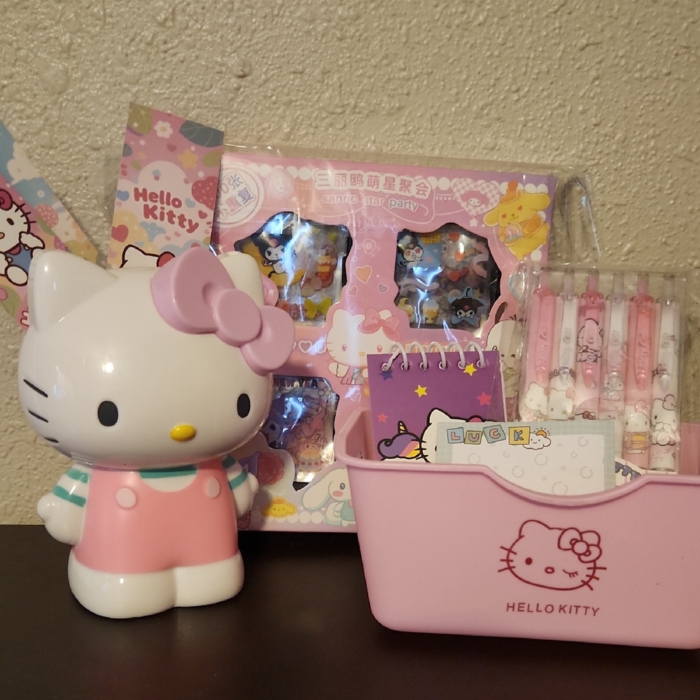 Hello Kitty Bundle #2 - Picture 1 of 5